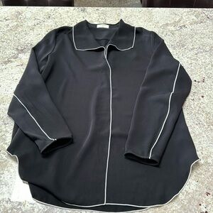 Aritzia Babaton Blouse - Black with white pinstripe detail in Medium